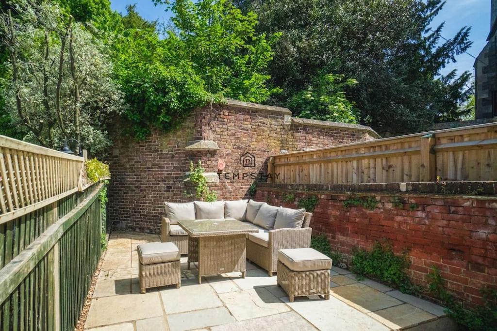 The Long Walk: 3Bed & Garden Villa Windsor Bagian luar foto